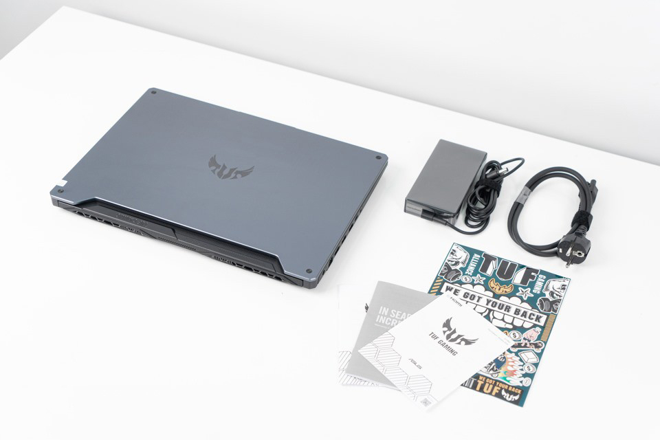 Laptop ASUS TUF Gaming FX506LI-HN096T pin lớn