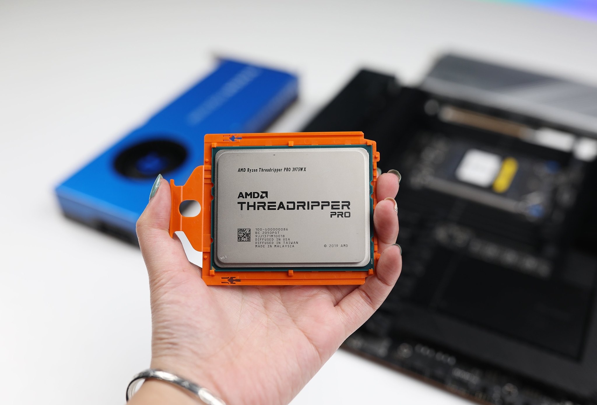 Bộ xử lý AMD Ryzen Threadripper PRO 3975WX