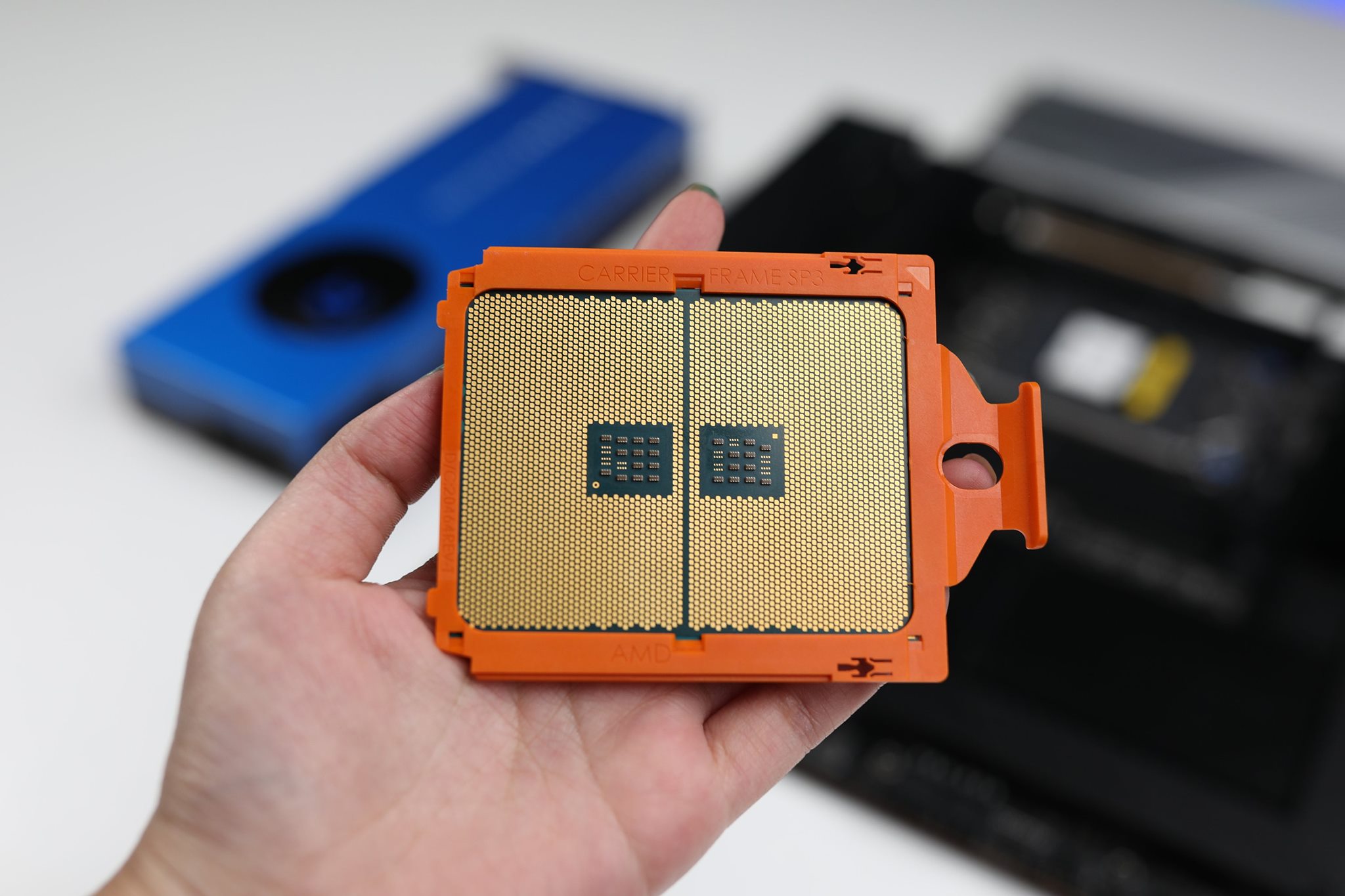 Bộ xử lý AMD Ryzen Threadripper PRO 3975WX cung cấp băng thông bộ nhớ vô song