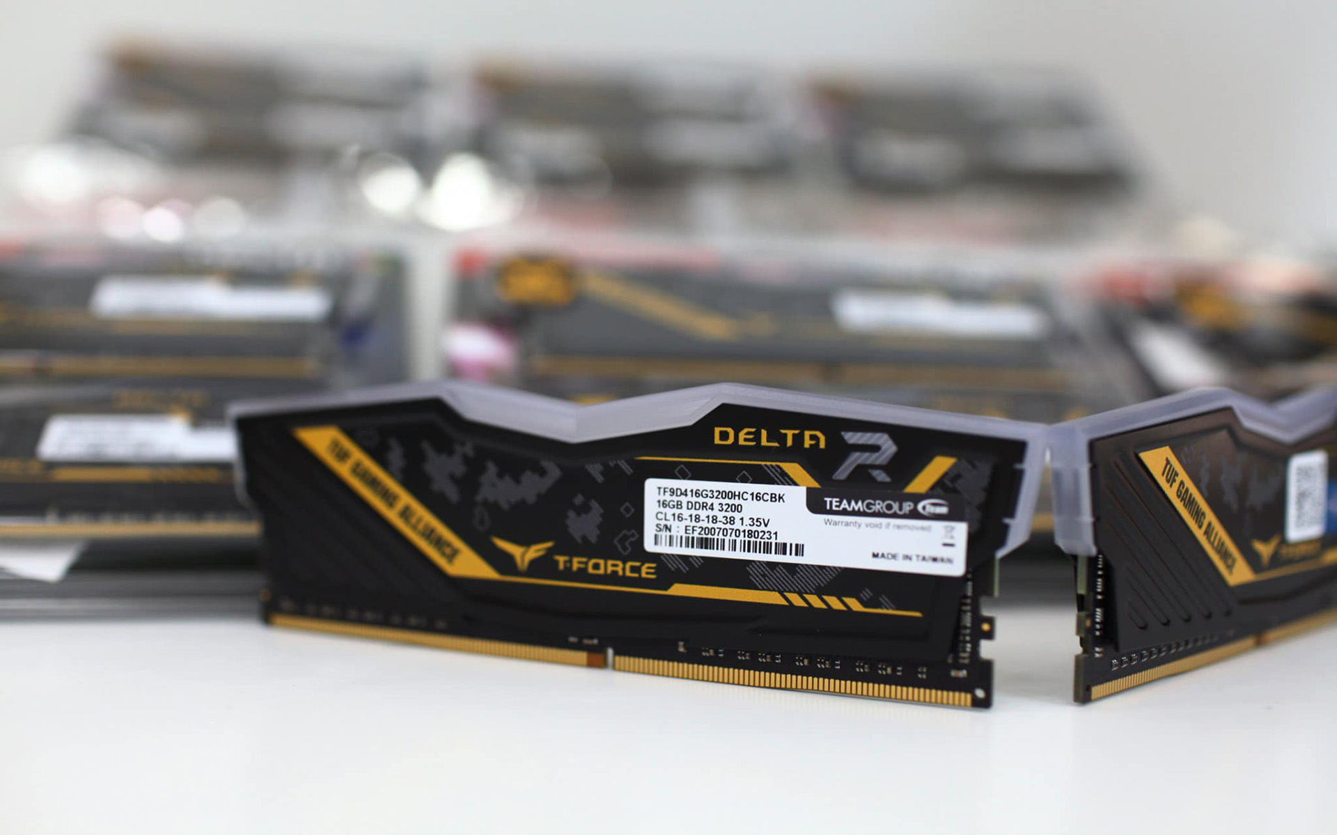 RAM TEAMGROUP T-Force Delta R TUF 32GB (16GBx2) Bus 3200 CL16 DDR4