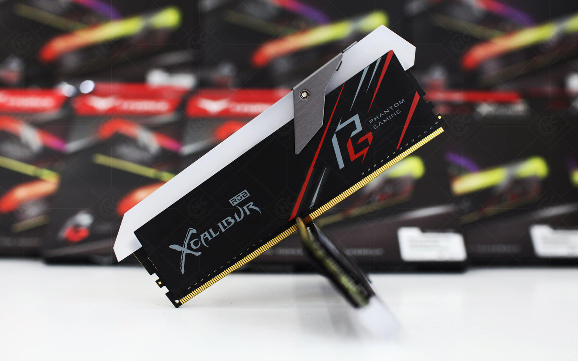 RAM TEAMGROUP T-Force XCALIBUR Phantom Gaming RGB 16GB (8GBx2) Bus 3600 CL18 Black DDR4